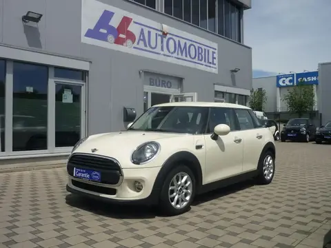 Used MINI ONE Diesel 2018 Ad Germany