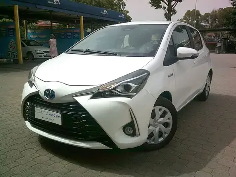 Used TOYOTA YARIS Hybrid 2019 Ad 