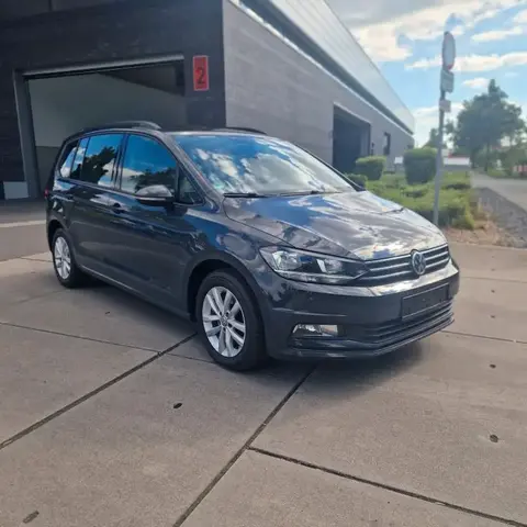 Used VOLKSWAGEN TOURAN Diesel 2017 Ad 