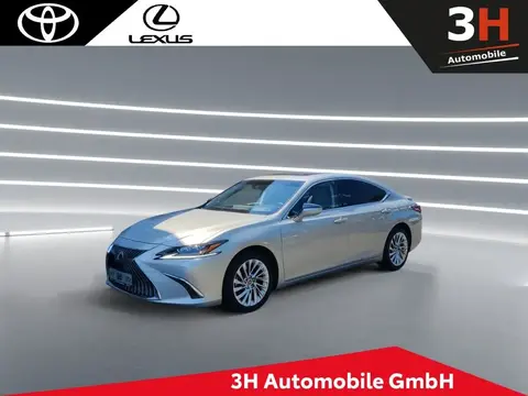 Used LEXUS ES Hybrid 2020 Ad 