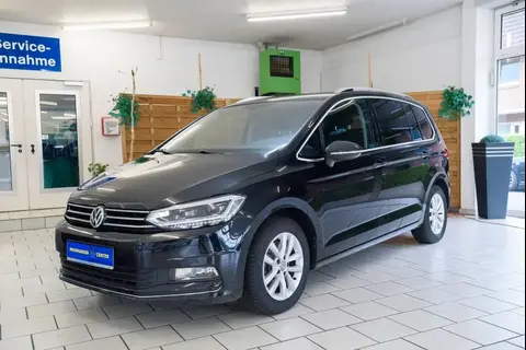 Used VOLKSWAGEN TOURAN Petrol 2017 Ad 