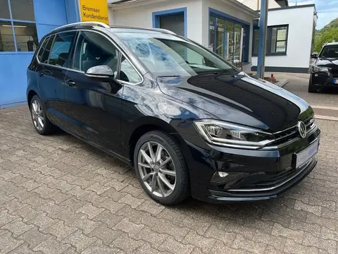 Used VOLKSWAGEN GOLF Petrol 2018 Ad 