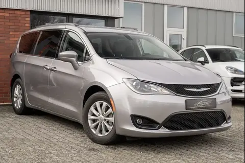 Used CHRYSLER PACIFICA Petrol 2018 Ad 