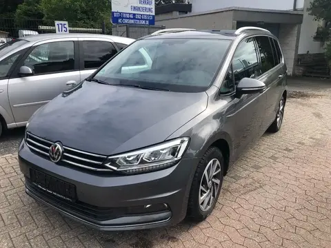 Used VOLKSWAGEN TOURAN Petrol 2018 Ad 