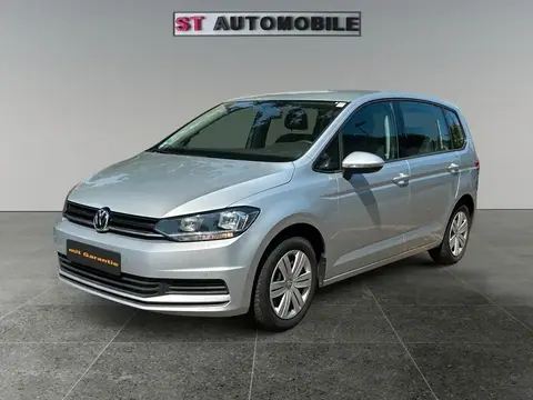 Used VOLKSWAGEN TOURAN Petrol 2018 Ad 