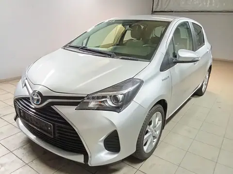 Used TOYOTA YARIS Hybrid 2015 Ad Germany