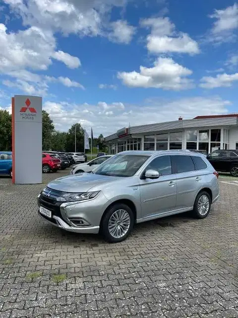 Used MITSUBISHI OUTLANDER Hybrid 2020 Ad 