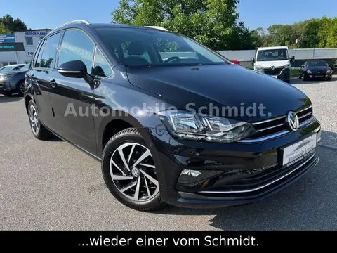 Used VOLKSWAGEN GOLF Petrol 2019 Ad 