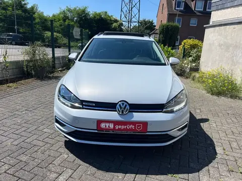 Used VOLKSWAGEN GOLF Petrol 2018 Ad 