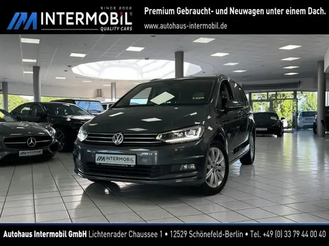 Used VOLKSWAGEN TOURAN Petrol 2018 Ad 