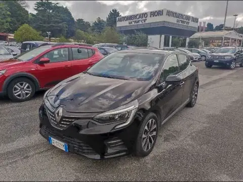 Used RENAULT CLIO Hybrid 2021 Ad 