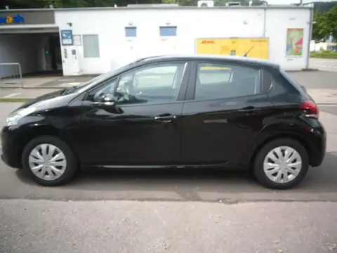 Used PEUGEOT 208 Petrol 2017 Ad 