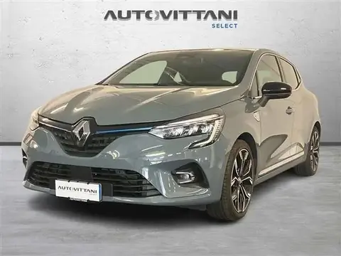 Used RENAULT CLIO Hybrid 2021 Ad 