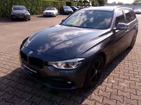 Used BMW SERIE 3 Petrol 2018 Ad 