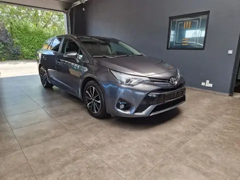 Used TOYOTA AVENSIS LPG 2018 Ad Germany