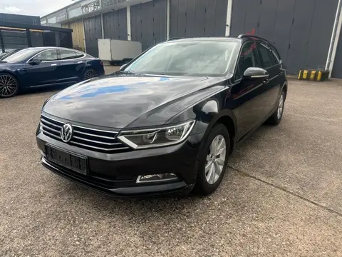 Used VOLKSWAGEN PASSAT Petrol 2018 Ad 