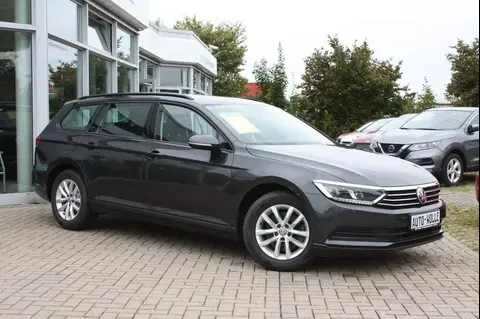 Used VOLKSWAGEN PASSAT Petrol 2018 Ad 