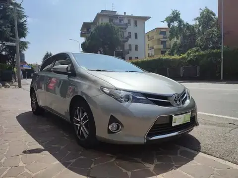 Used TOYOTA AURIS Hybrid 2016 Ad 