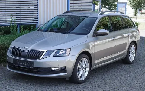 Used SKODA OCTAVIA Petrol 2018 Ad 