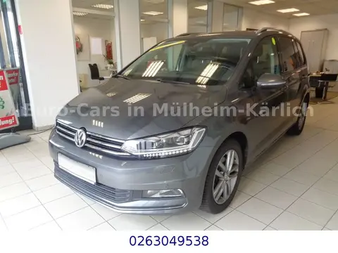 Used VOLKSWAGEN TOURAN Petrol 2017 Ad 