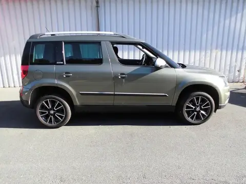 Used SKODA YETI Petrol 2015 Ad 