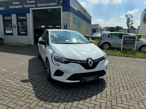 Used RENAULT CLIO Petrol 2022 Ad 