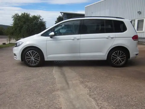 Used VOLKSWAGEN TOURAN Petrol 2019 Ad 