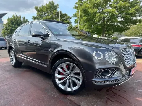 Annonce BENTLEY BENTAYGA Essence 2019 d'occasion 