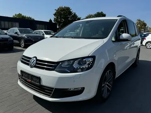 Used VOLKSWAGEN SHARAN Petrol 2021 Ad Germany