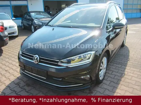 Used VOLKSWAGEN GOLF Petrol 2018 Ad 