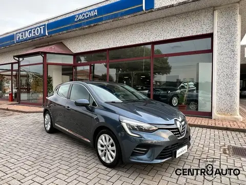 Used RENAULT CLIO Hybrid 2021 Ad 