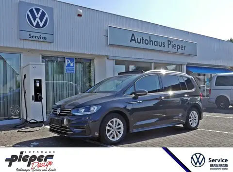 Used VOLKSWAGEN TOURAN Petrol 2018 Ad 