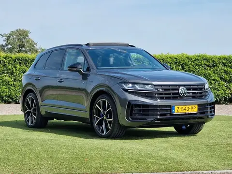 Used VOLKSWAGEN TOUAREG Petrol 2024 Ad 