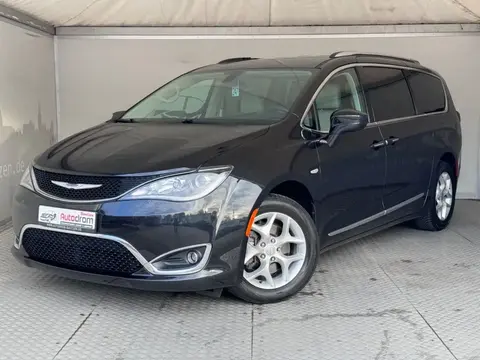 Used CHRYSLER PACIFICA Petrol 2018 Ad 