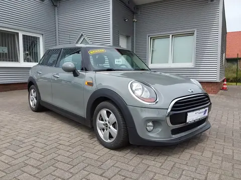 Used MINI COOPER Petrol 2018 Ad Germany