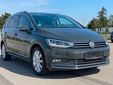 Used VOLKSWAGEN TOURAN Petrol 2017 Ad 