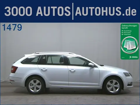 Used SKODA OCTAVIA Petrol 2018 Ad 