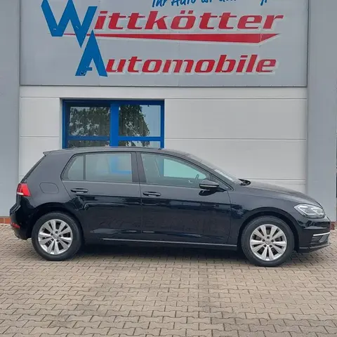 Used VOLKSWAGEN GOLF Petrol 2018 Ad 