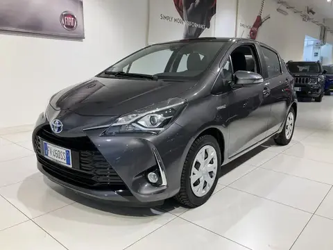 Used TOYOTA YARIS Hybrid 2019 Ad 