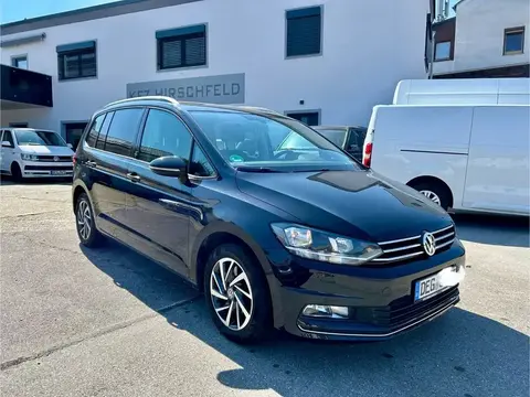 Used VOLKSWAGEN TOURAN Petrol 2017 Ad 