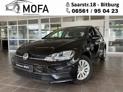 Used VOLKSWAGEN GOLF Petrol 2018 Ad 