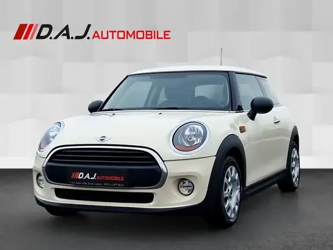 Annonce MINI ONE Essence 2015 d'occasion Allemagne