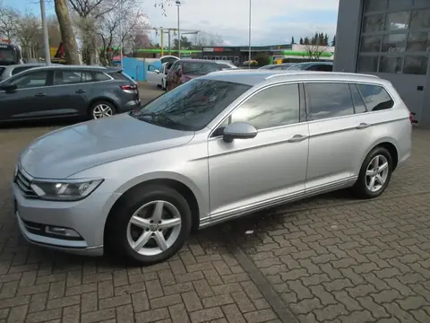 Used VOLKSWAGEN PASSAT Petrol 2018 Ad 