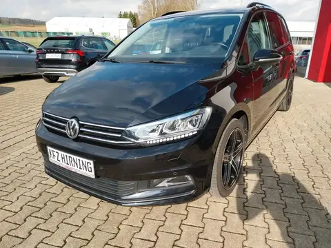 Used VOLKSWAGEN TOURAN Petrol 2017 Ad 