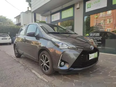 Used TOYOTA YARIS Hybrid 2019 Ad 