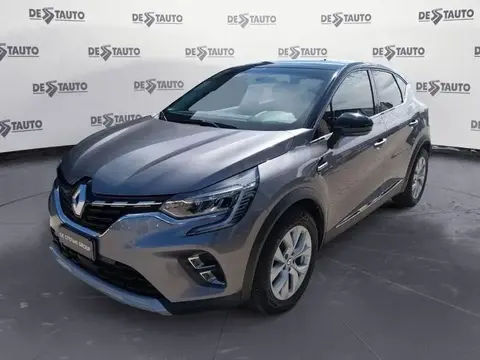 Used RENAULT CAPTUR Hybrid 2022 Ad 