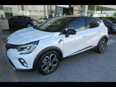 Used RENAULT CAPTUR Hybrid 2021 Ad 