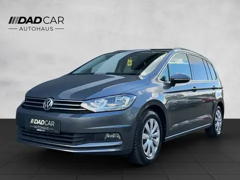 Used VOLKSWAGEN TOURAN Petrol 2017 Ad 