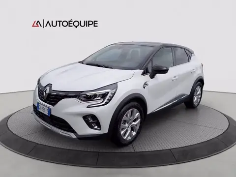 Used RENAULT CAPTUR Hybrid 2022 Ad 