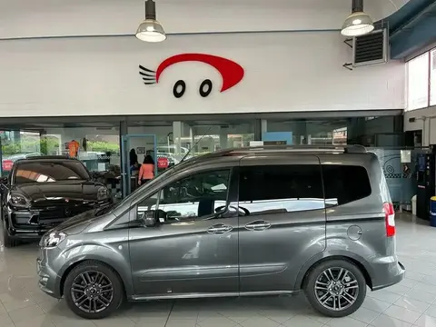 Used FORD TOURNEO Petrol 2018 Ad 